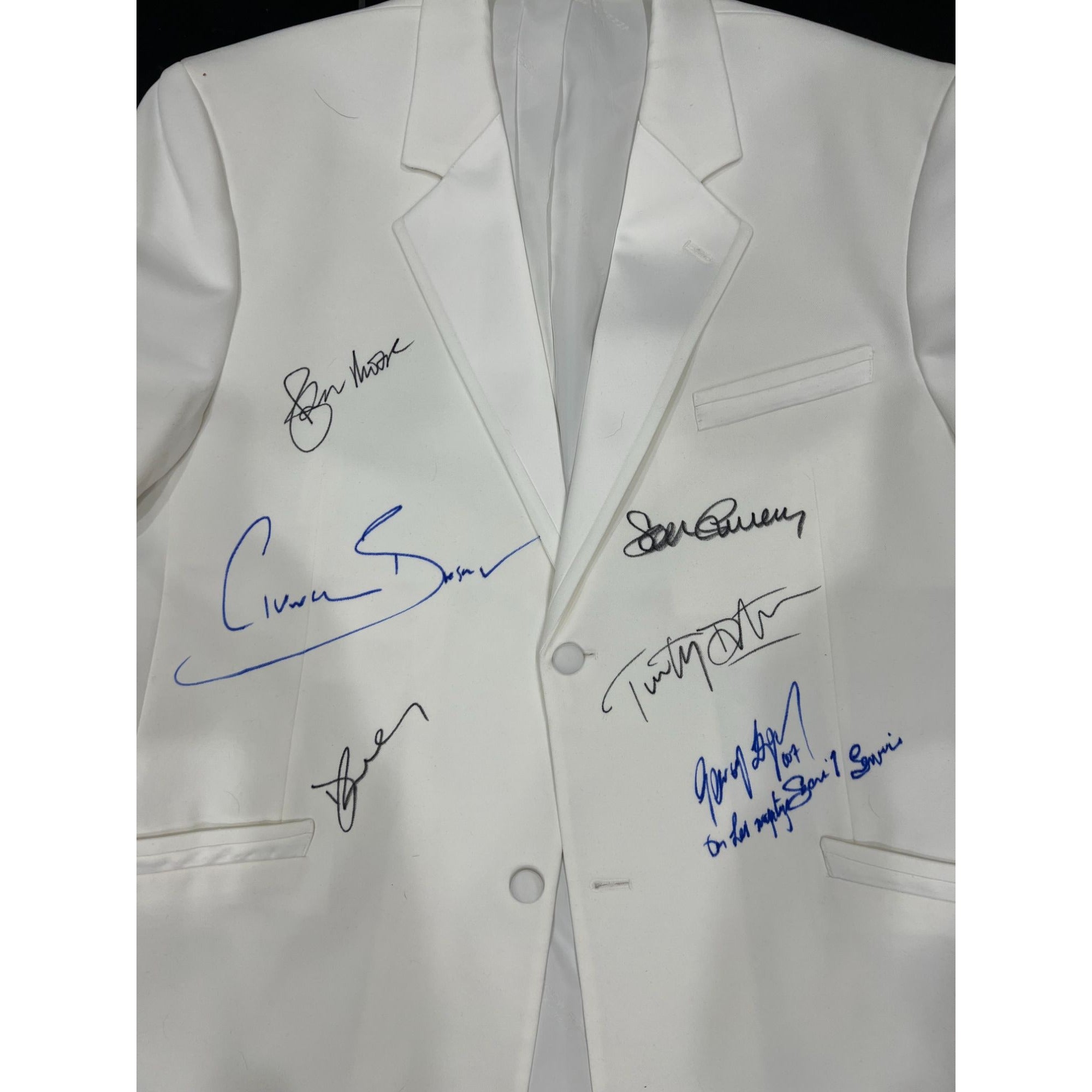 James Bond Sean Connery Roger Moore George Lazenby Timothy Dalton Pierce Brosnan Daniel Craig tuxedo jacket like 007 wore framed and signed