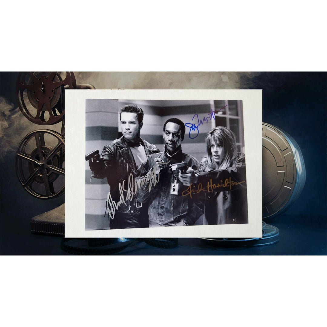 Arnold Schwarzenegger Linda Hamilton Joe Morton Terminator 2  8x10 photo signed with proof