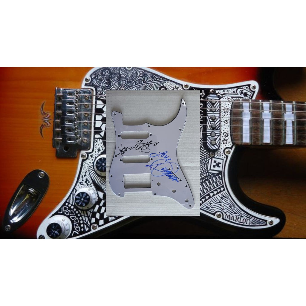 Dolly Parton and Kenny Rogers Fender Stratocaster electric guitar pickguard signed with proof