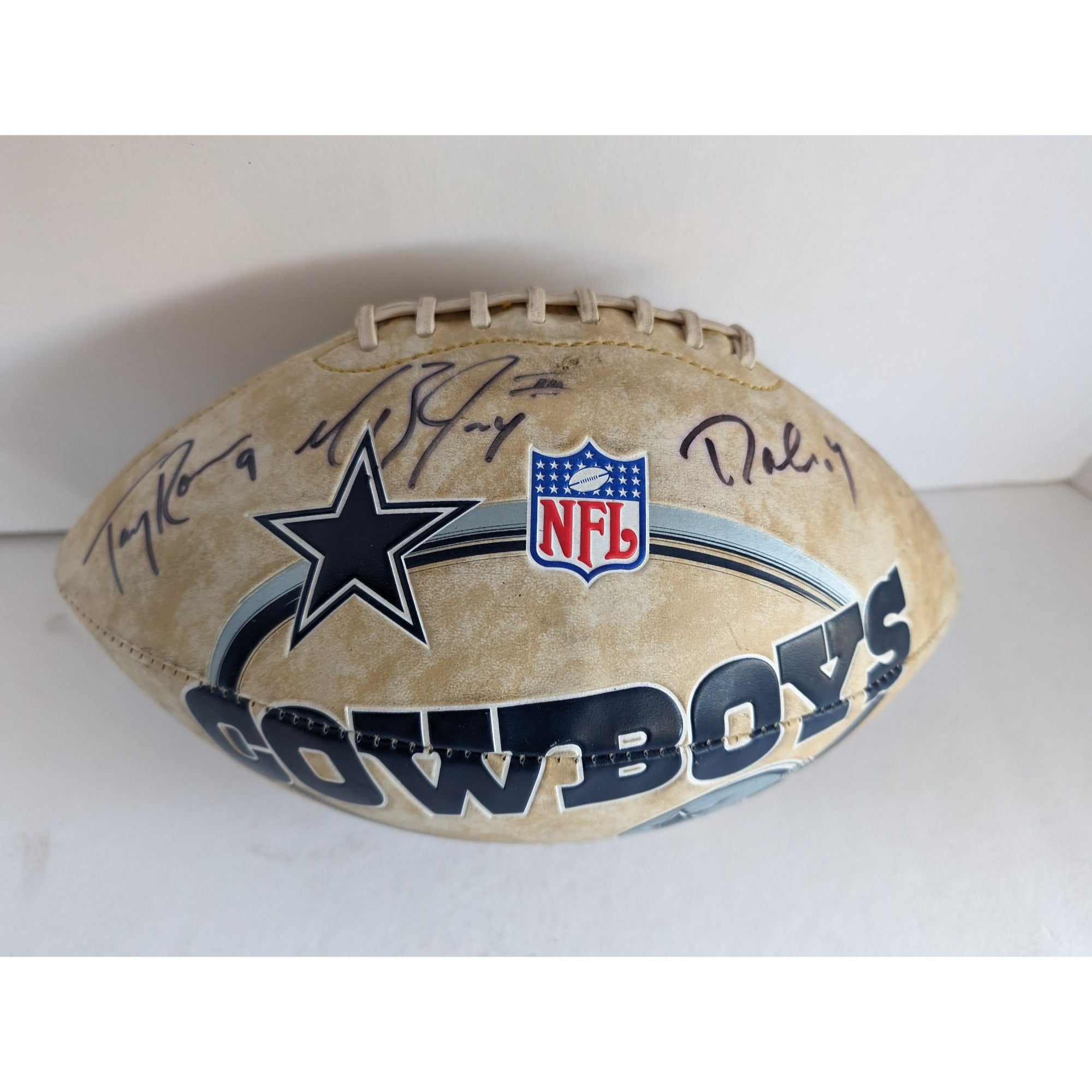 Tony Romo Terrell Owens Jason Witten Dallas Cowboys full size football signed