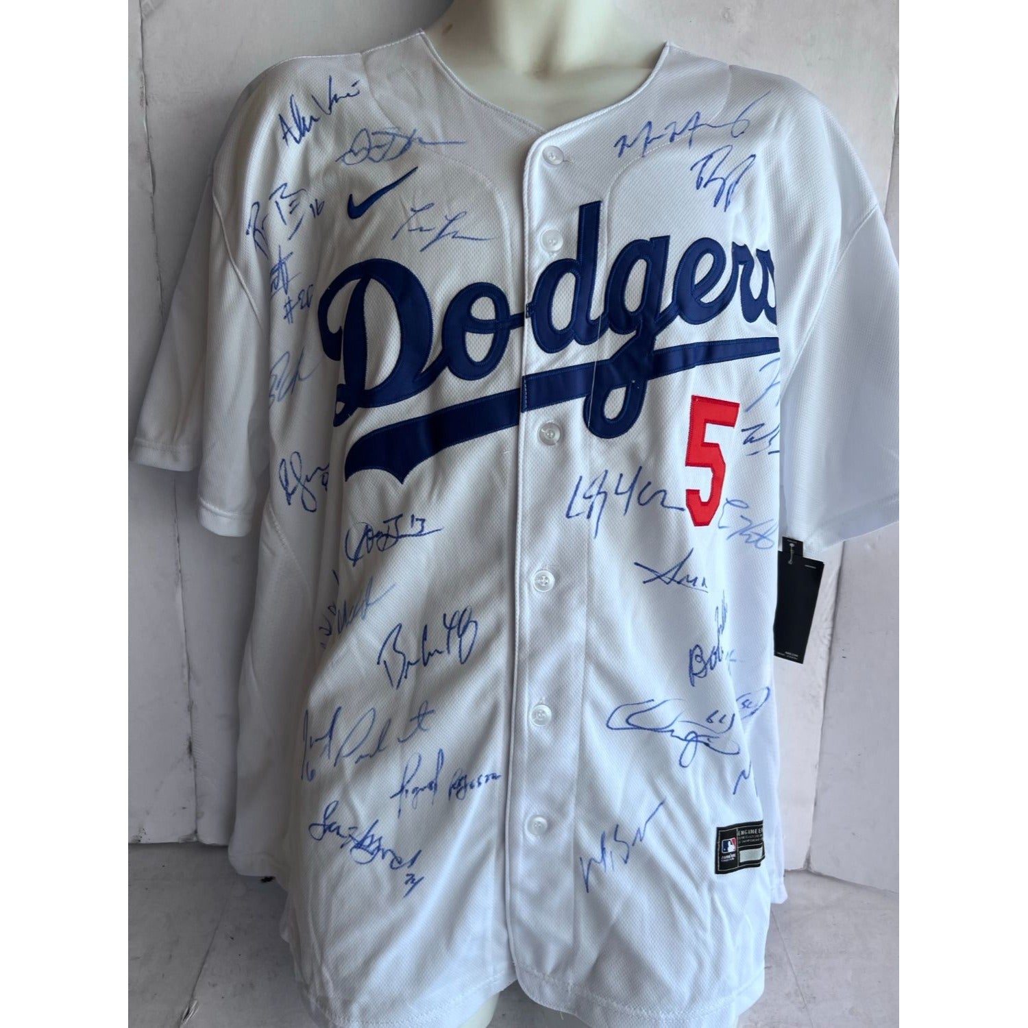 Los Angeles Dodgers Freddie Freeman 2024 team signed official jersey signed with proof