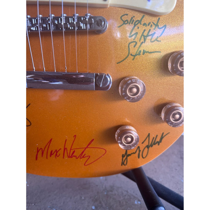 Bruce Springsteen Clarence Clemons Stevie Van Zant and the E Street Band Les Paul Electric guitar signed with proof