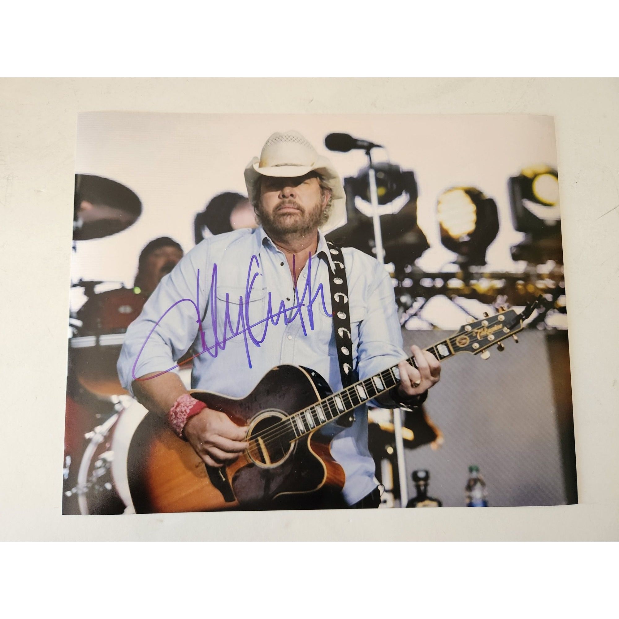 Toby Keith 8x10 photo signed with proof