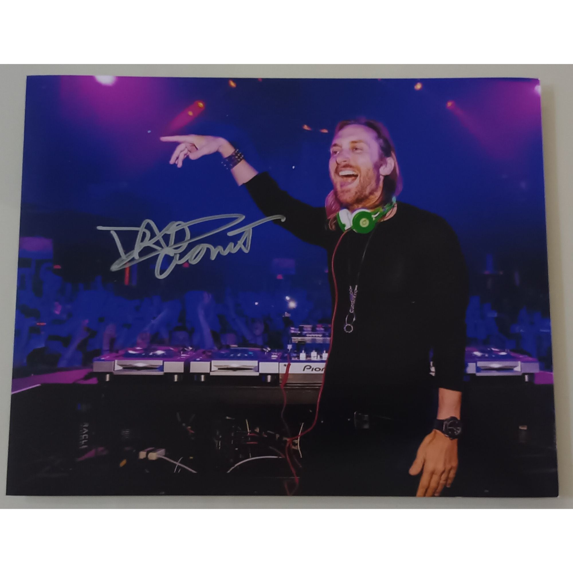 David Guetta 8x10 photo signed