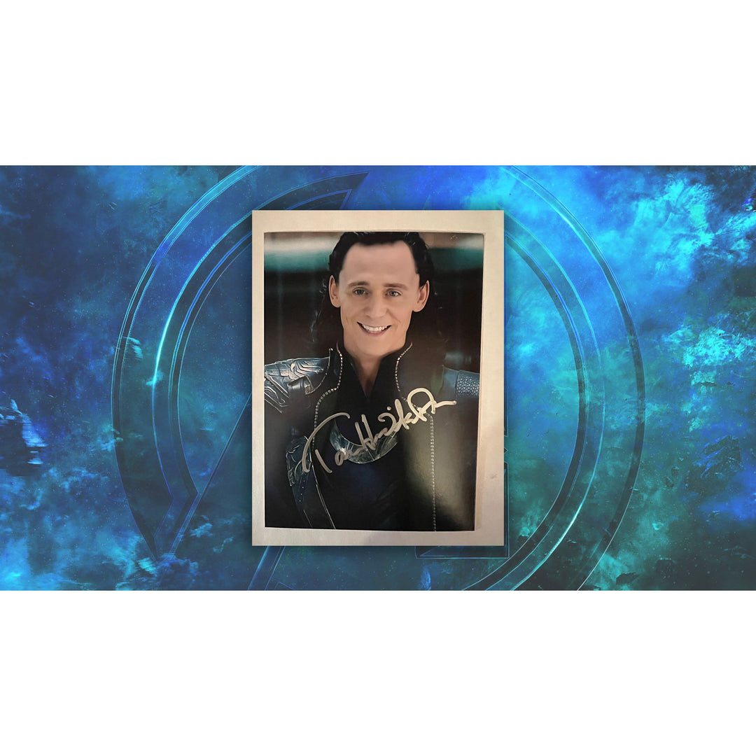 Tom Hiddleston Loki The Avengers 5 by 7 photo signed with proof