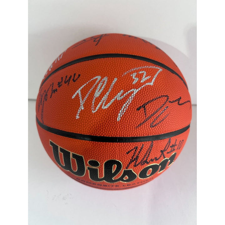 University of Connecticut men's NCAA basketball national champions team signed Wilson full size basketball