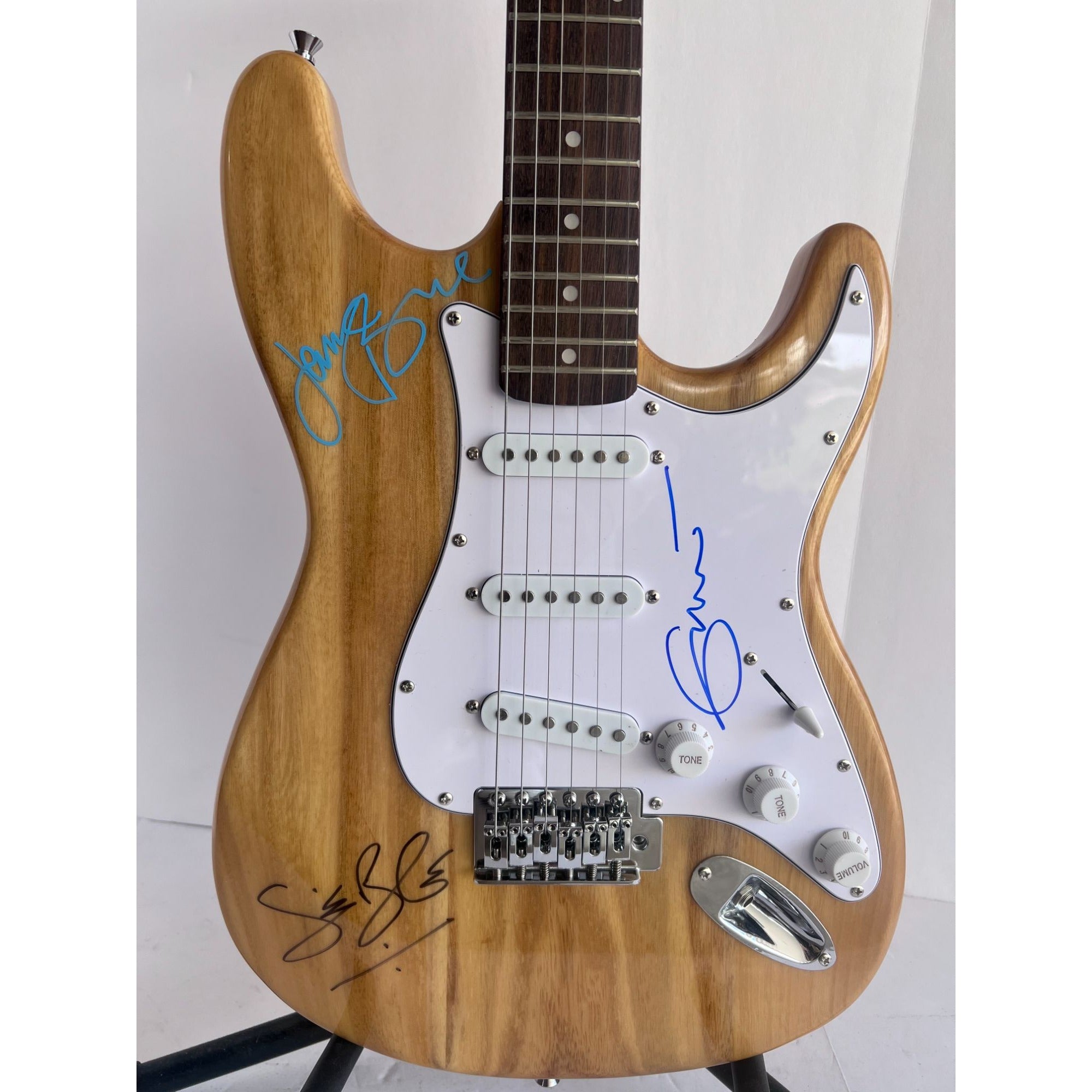 Eric Clapton Ginger Baker Jack Bruce Cream full size Huntington Stratocaster electric guitar signed with proof