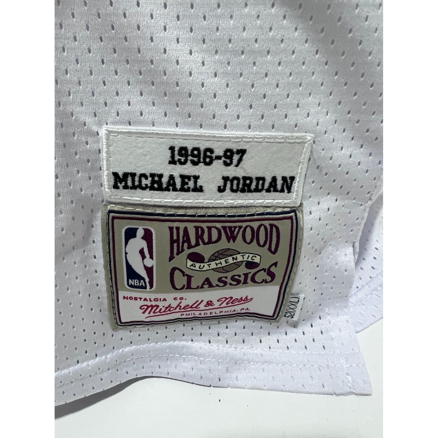 Michael Jordan 1996-1997 Chicago Bulls game model jersey signed with proof