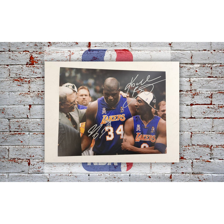 Kobe Bryant Shaquille O'Neal Los Angeles Lakers 8 by 10 photo signed with proof