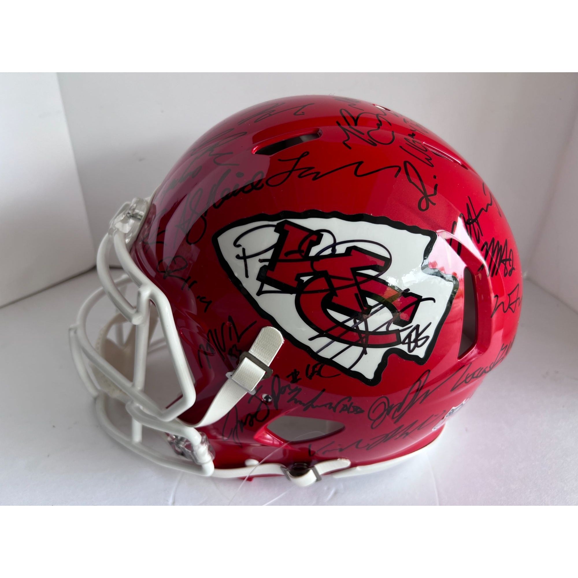 Kansas City Chiefs 2023 24  Riddell Speed authentic game model helmet 40 + sigs Patrick Mahomes Travis Kelce Andy Reid s