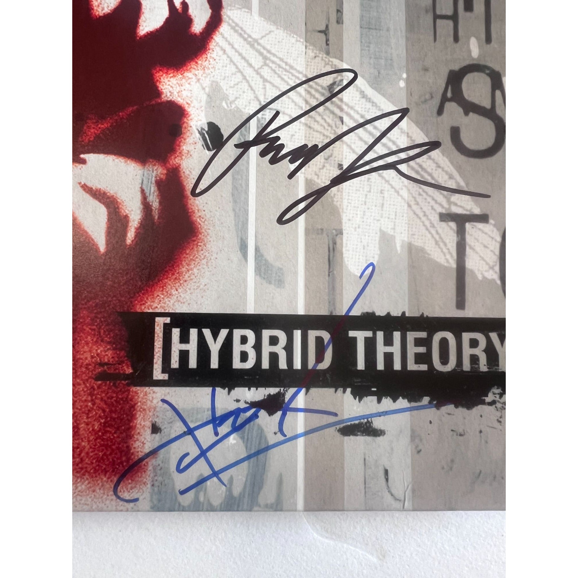 Linkin Park, Chester Bennington, Mike Shinoda ' Hybrid Theory' album signed with proof