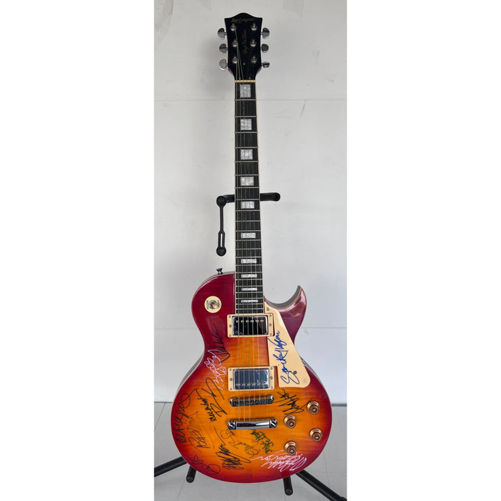 Stevie Ray Vaughan, Chuck Berry, Eric Clapton  BB King vintage les paul full size electric guitar signed with proof.