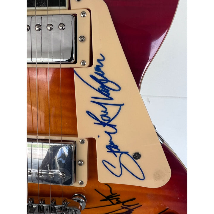 Stevie Ray Vaughan, Chuck Berry, Eric Clapton  BB King vintage les paul full size electric guitar signed with proof.