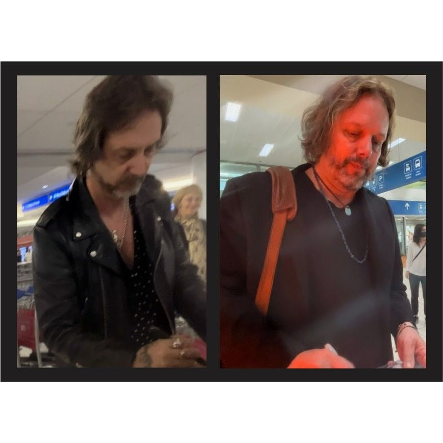 The Black Crowes Chris Rich Robinson, Steve Gorman Fender Stratocaster electric guitar signed with proof