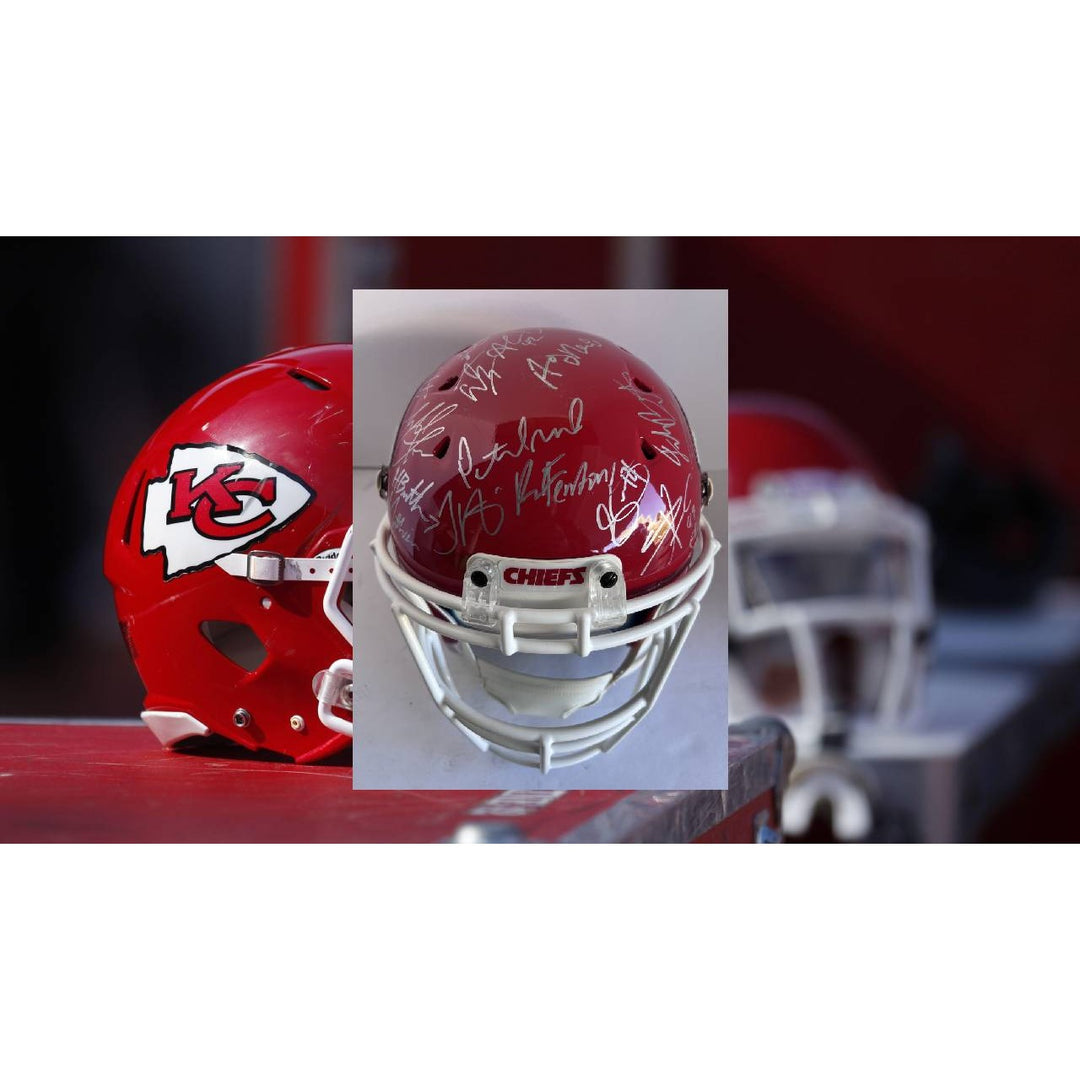 Kansas City Chiefs Patrick Mahomes Tyreek Hill Travis Kelce 2019-2020 Super Bowl champions Speed Authentic team signed helmet with proof