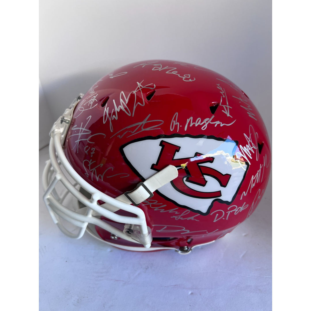 Kansas City Chiefs Patrick Mahomes Tyreek Hill Travis Kelce 2019-2020 Super Bowl champions Speed Authentic team signed helmet with proof