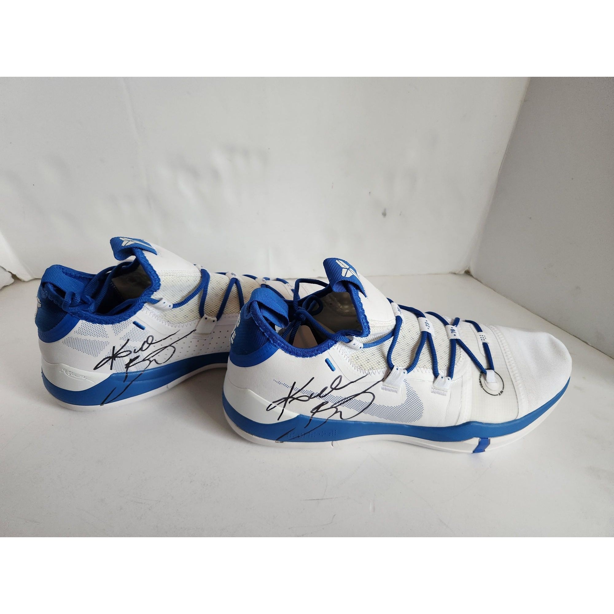 Kobe Bryant "The Mamba" Los Angeles Lakers game model Nike shoes signed with proof