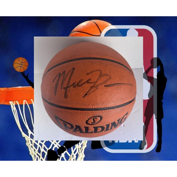 Michael Jordan Salding game model basketball signed with proof with free acrylic case