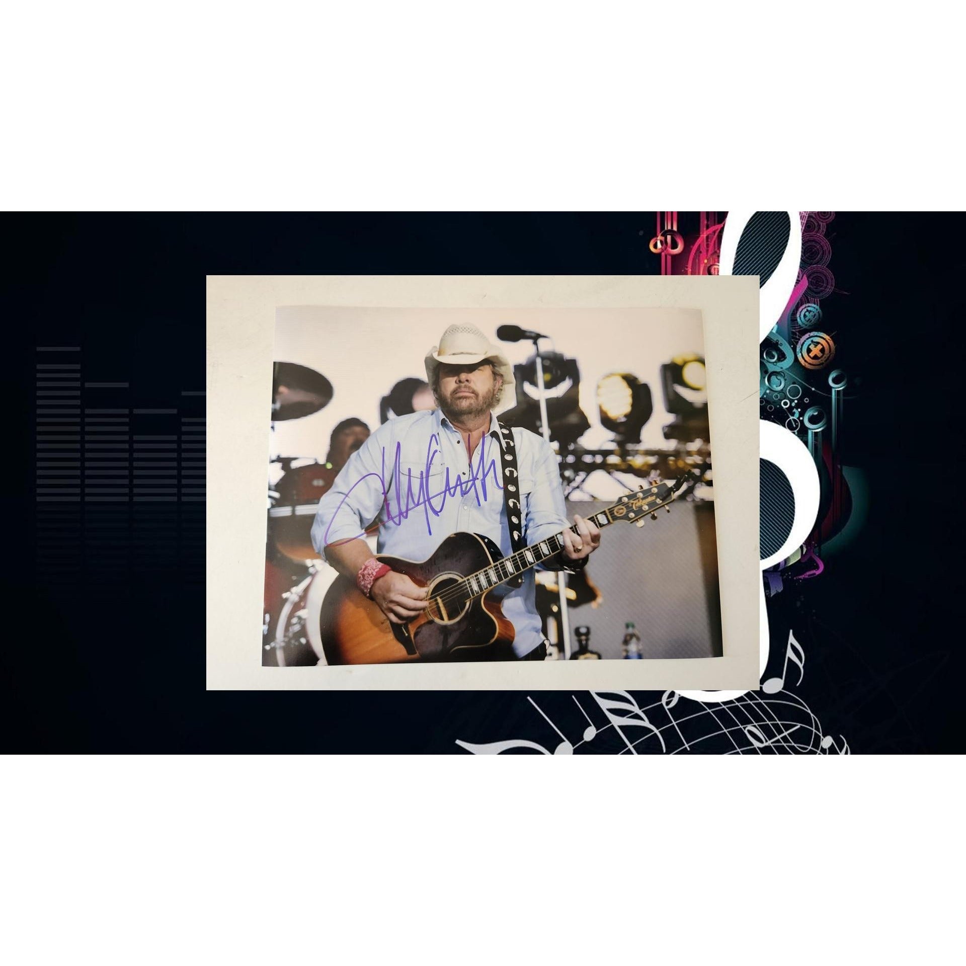 Toby Keith 8x10 photo signed with proof