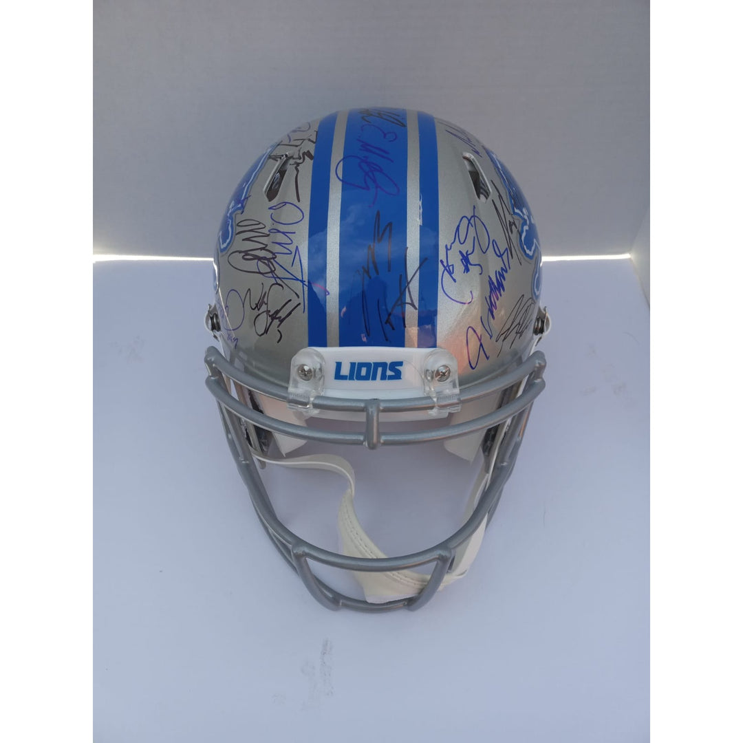 Detroit Lions 2023 Riddell Speed pro model helmet signed with with free acrylic display case