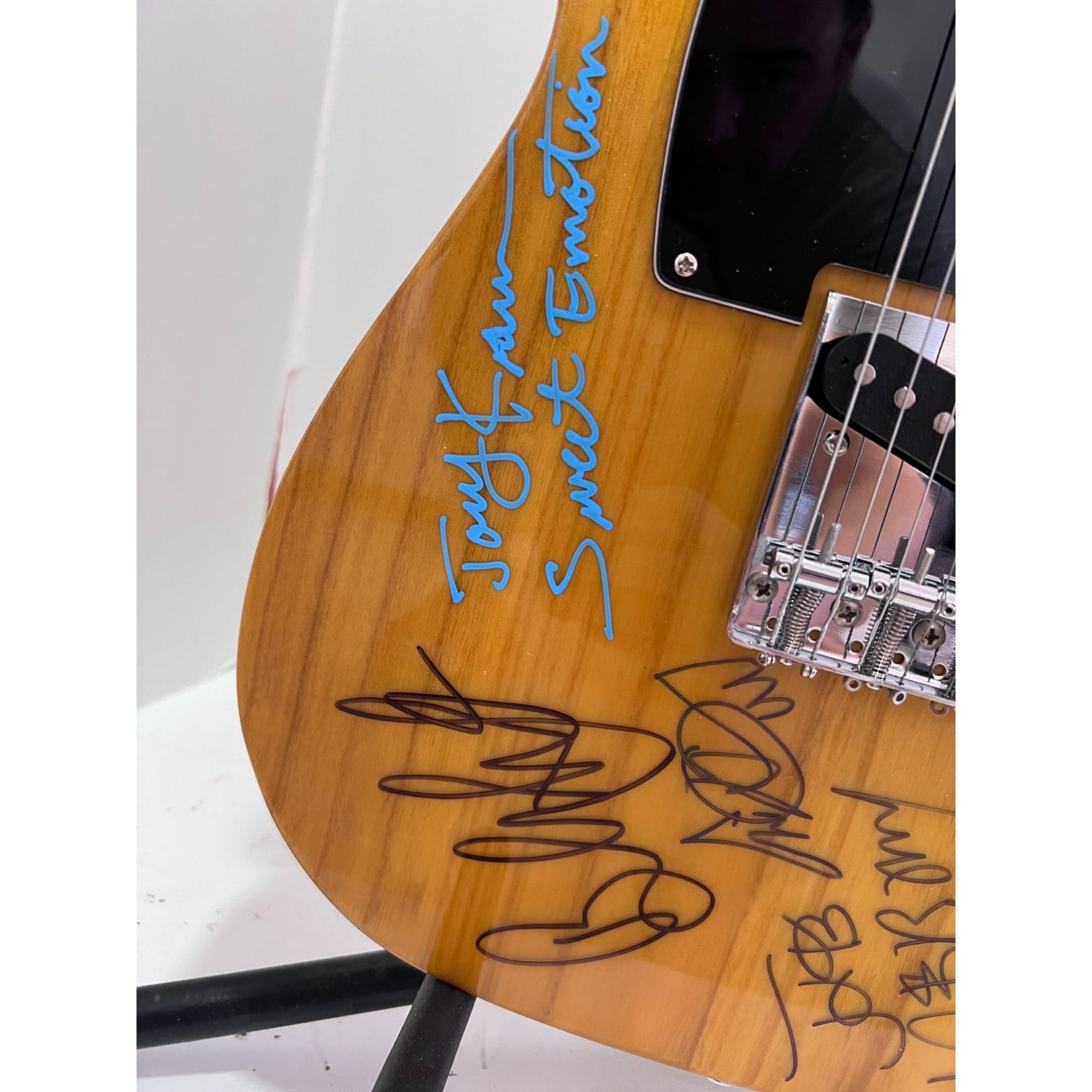 Aerosmith Steven Tyler Joe Perry Joey Kramer Brad Whitford butterscoth telecaster electric guitar signed with proof