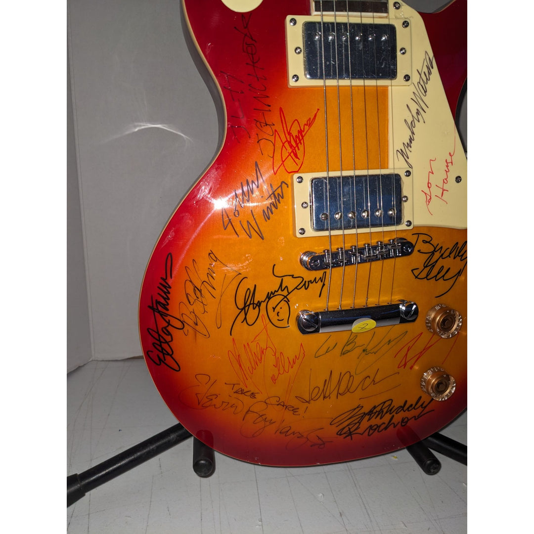 Blues legends Stevie Ray Vaughan, BB King, Chuck Berry, Muddy Watters, Jeff Beck les paul (cherry) electric guitar signed with proof