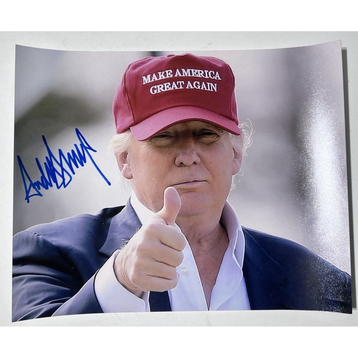 President Donald Trump 8 x 10 photo signed with proof