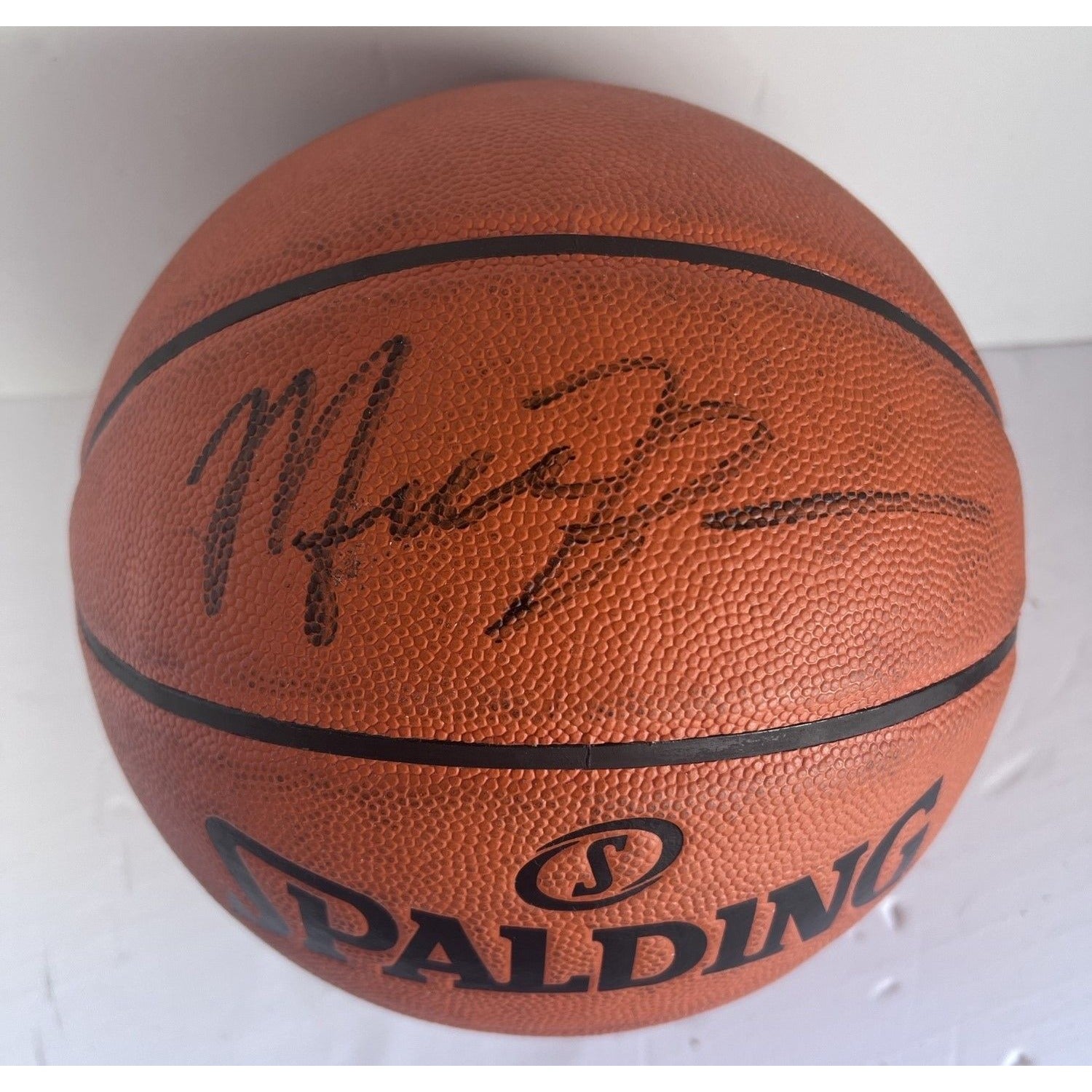 Michael Jordan Salding game model basketball signed with proof with free acrylic case