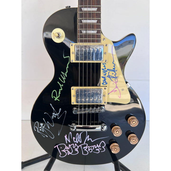Pink Floyd Roger Waters David Gilmour Richard Wright Nick Mason vintage black les paul electric guitar signed with proof.