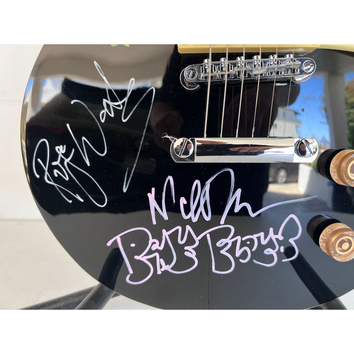 Pink Floyd Roger Waters David Gilmour Richard Wright Nick Mason vintage black les paul electric guitar signed with proof.