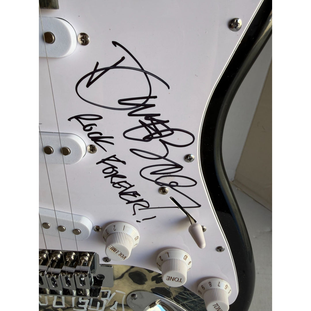 Pantera Phil Anselmo Dimebag Darrell Abbott Diamond Darrell Rex Brown and Vinnie Paul electric guitar signed with proof.