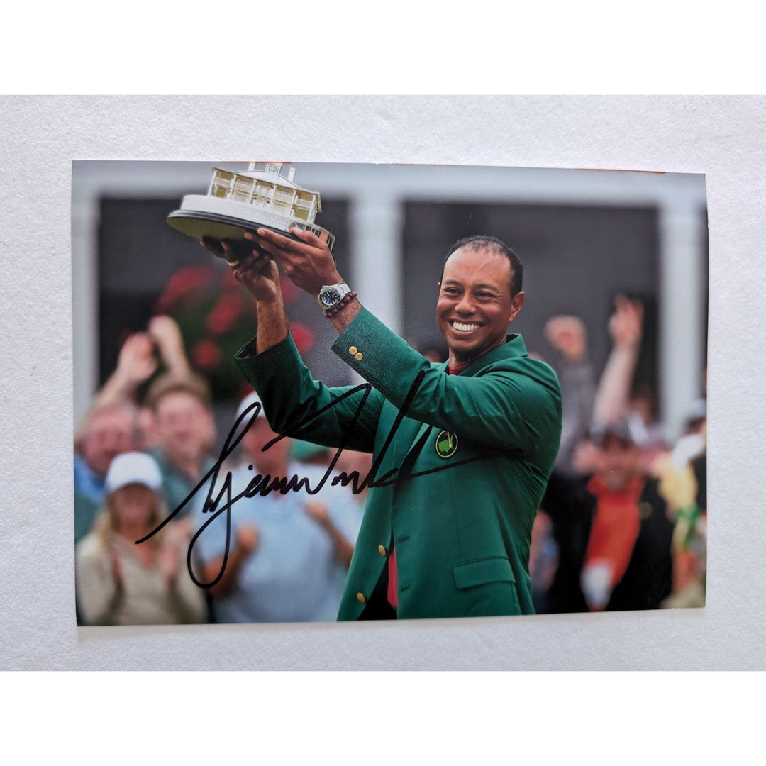 Tiger Woods 5x7 photo signed with proof