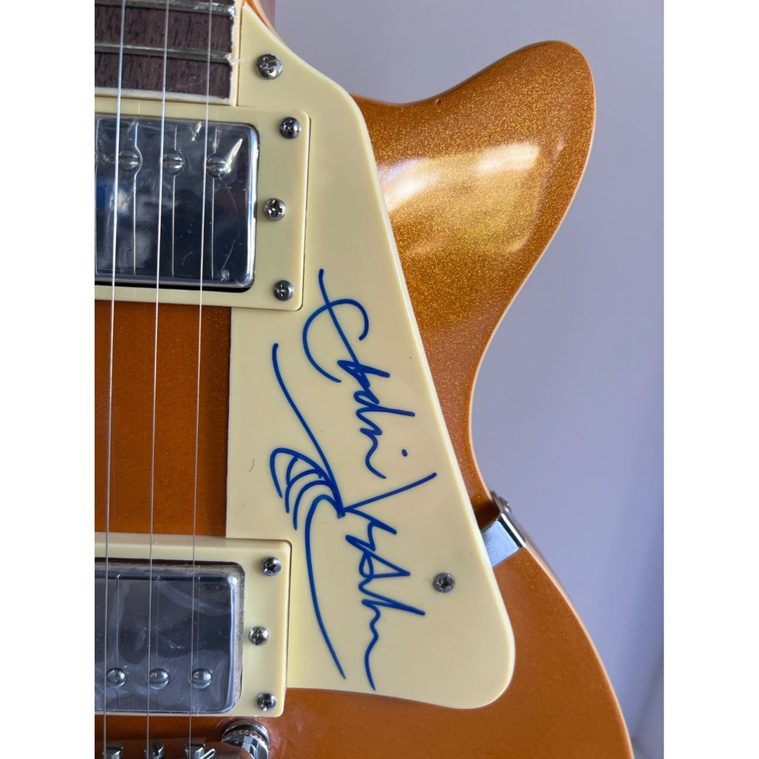 Pearl Jam Eddie Vedder Jeff Ament, Stone Gossard, Mike McCready, and Dave Abbruzzese Les Paul electric guitar signed with proof