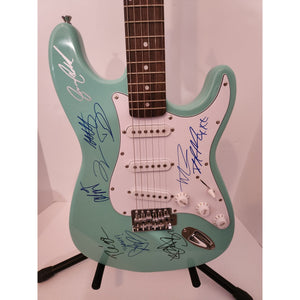 David Grohl, Billie Joe Armstrong, Chris Cornell, Jerry Cantrell signed guitar with proof