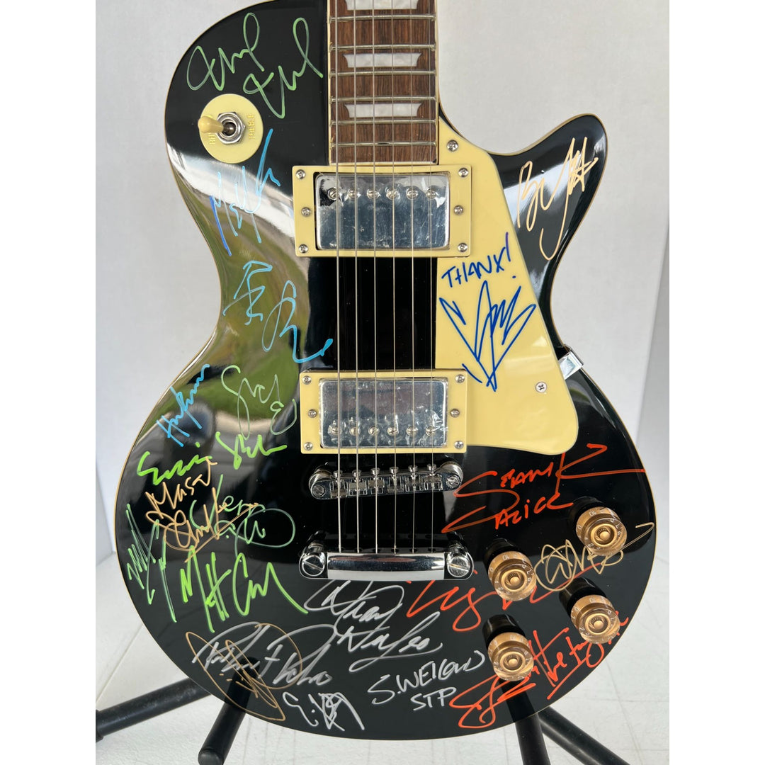 Grunge Legends Pearl Jam Sound Garden, STP, Alice in Chains Les Paul electric guitar signed with proof
