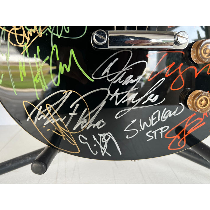 Grunge Legends Pearl Jam Sound Garden, STP, Alice in Chains Les Paul electric guitar signed with proof