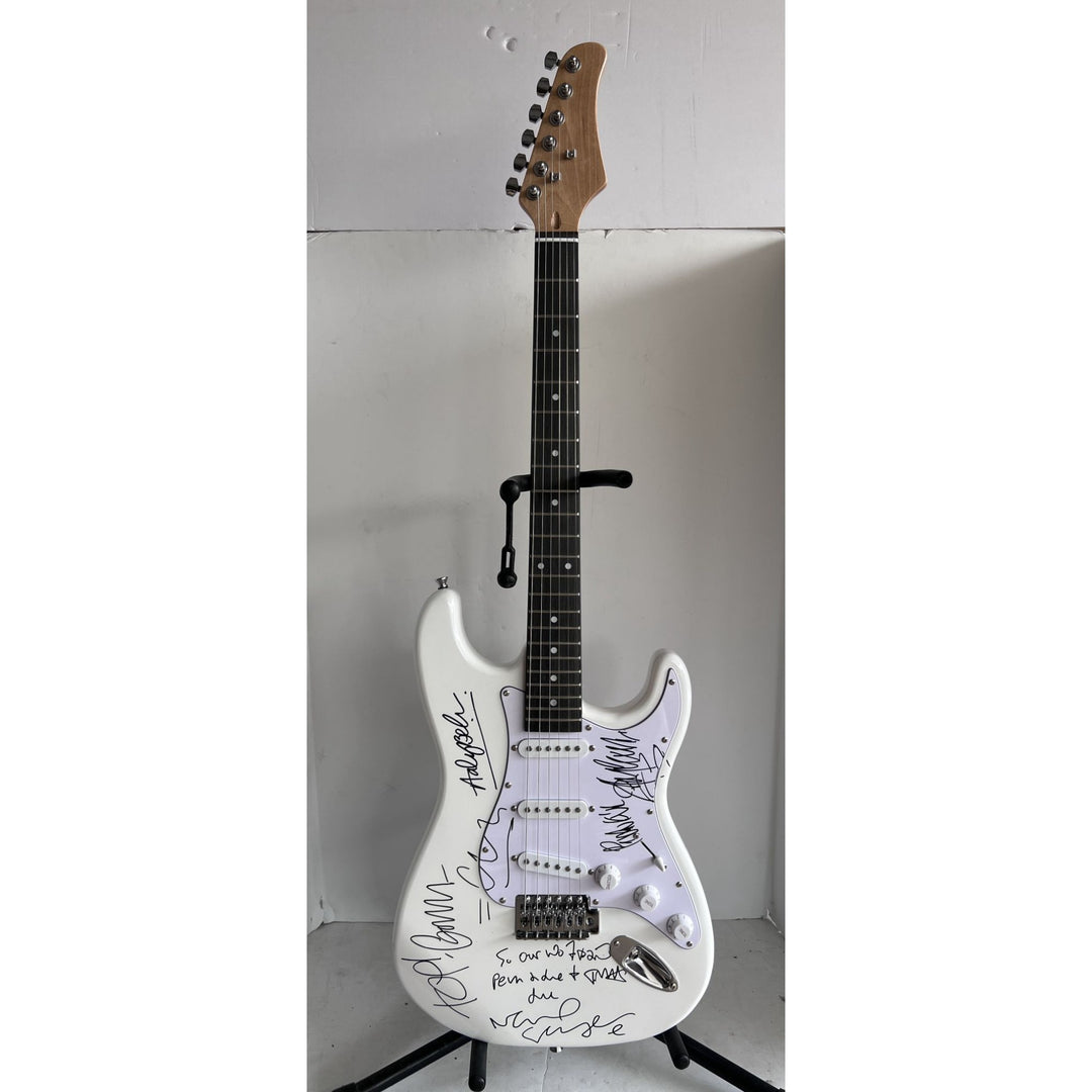 Noel Gallagher Oasis stratocaster electric guitar signed with proof