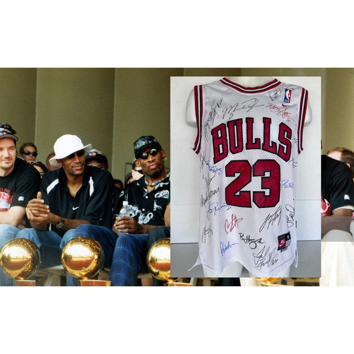 Chicago Bulls game model authentic jersey 1995-1996 Michael Jordan, Scottie Pippen, Dennis Rodman Phil Jackson team signed NBA Champs.