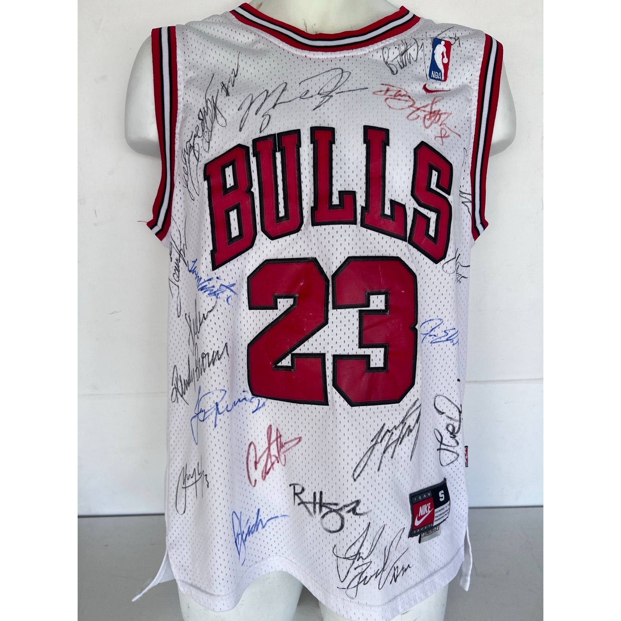 bulls 1996 jersey