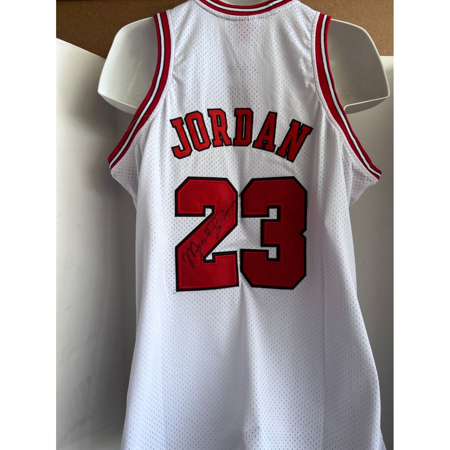 Michael Jordan Chicago Bulls hardwood classics size 44 large sign with proof