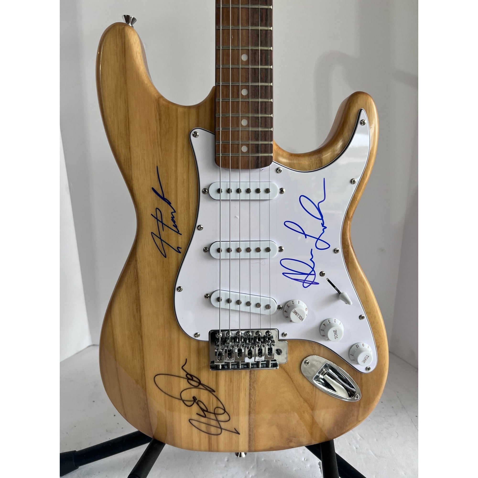 Rush Geddy Lee Neil Peart Alex Lifeson Stratocaster electric guitar signed with proof