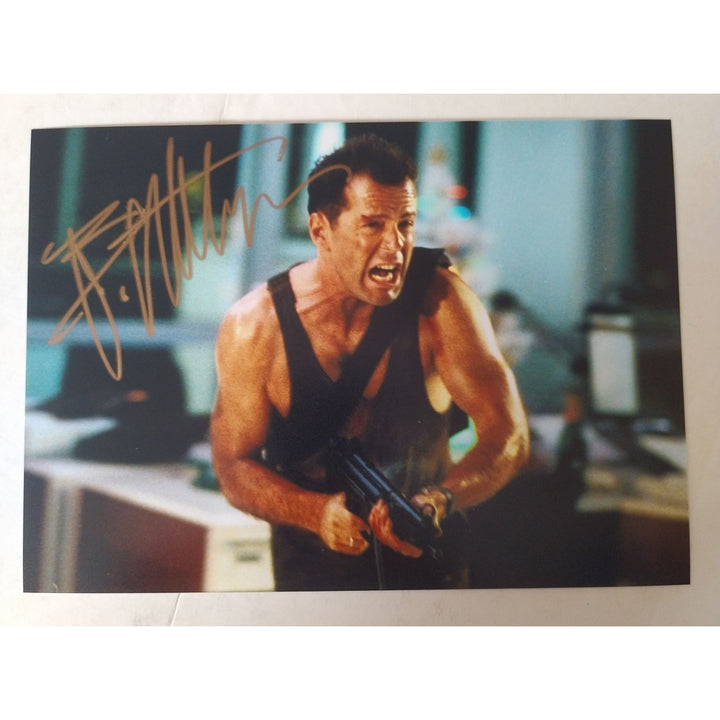 Bruce Willis, 5x7 photo, signed, with proof