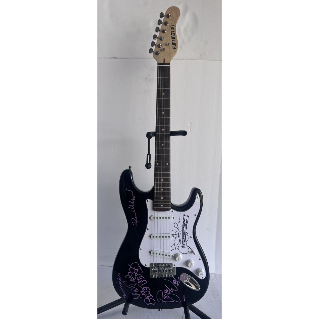 David Gilmour Roger Waters Nick Mason Richard Wright Pink Floyd full size Huntington electric guitar signed with proof