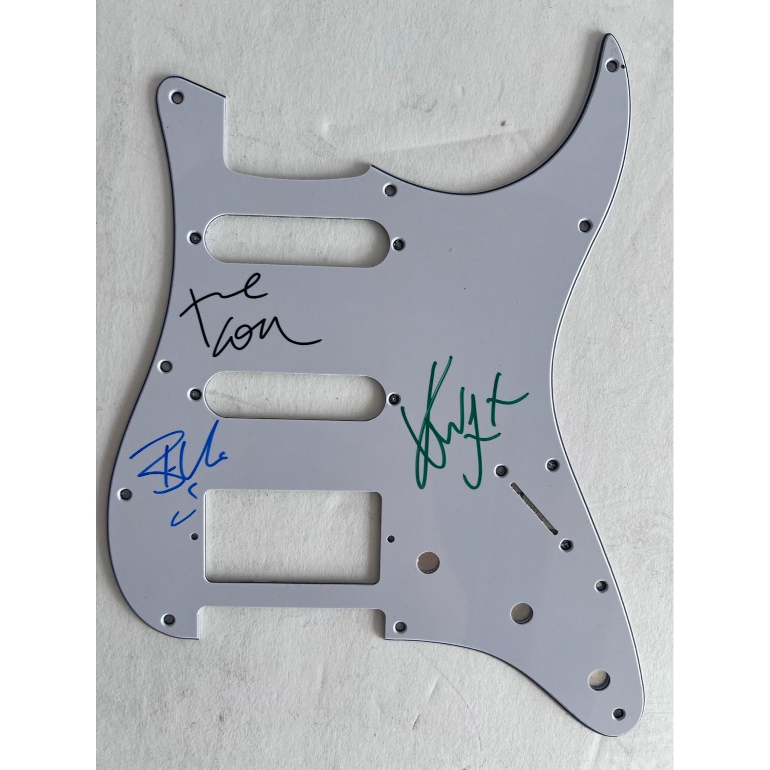 Green Day Billy Joe Armstrong Mike Dirnt and Tre Cool Fender Stratocaster electric guitar pickguard signed with proof