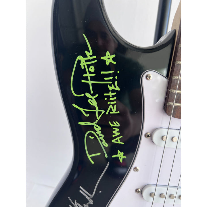 Eddie Van Halen David Lee Roth Sammy Hagar Michael Anthony Alex Van Halen Huntington Stratocaster full size electric guitar signed with proo