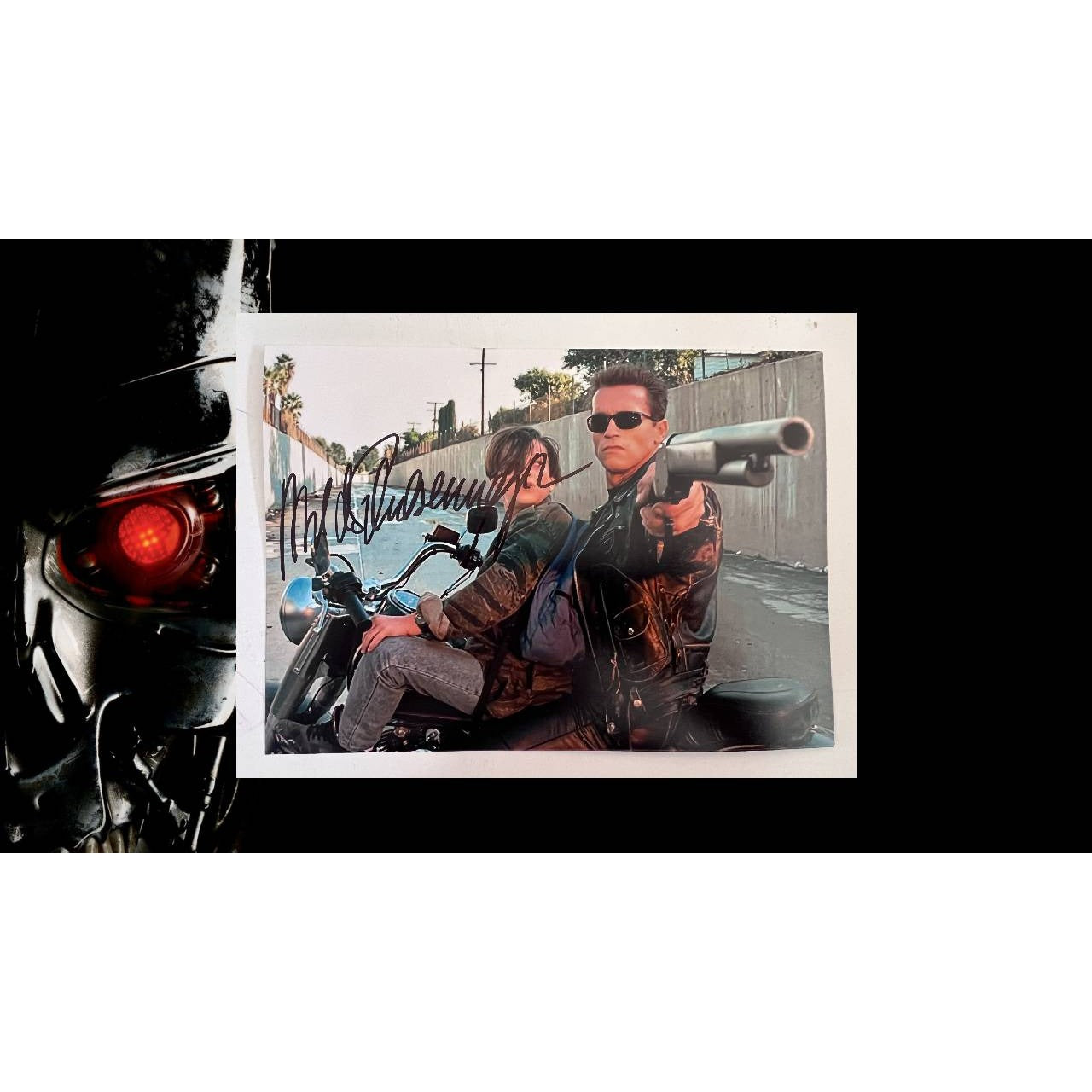 Arnold Schwarzenegger Terminator Judgment Day 5x7 photo signed with proof