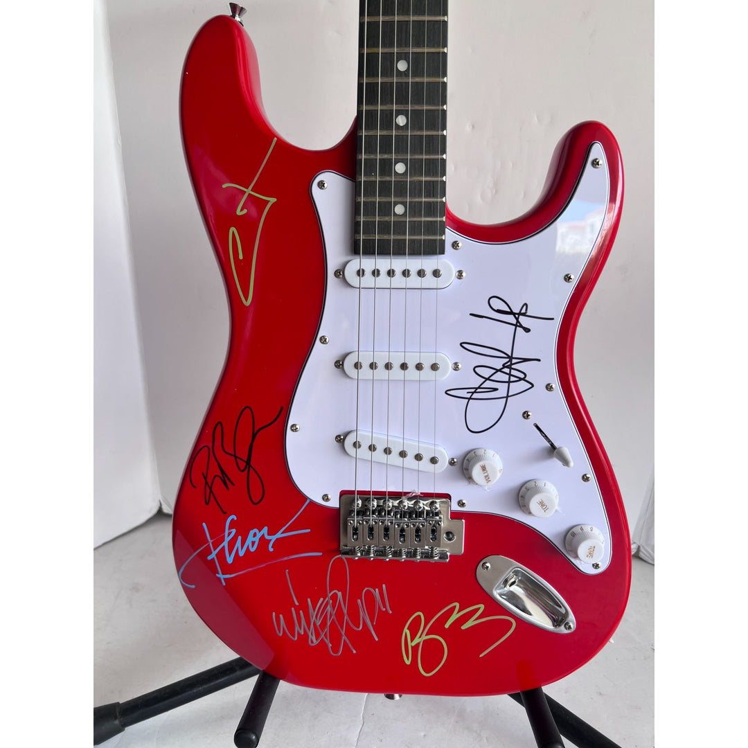 Linkin Park Chester Bennington Mike Shinoda Rob Bourdon Joe Hahn Brad Delson Red Electric Stratocaster signed with proof