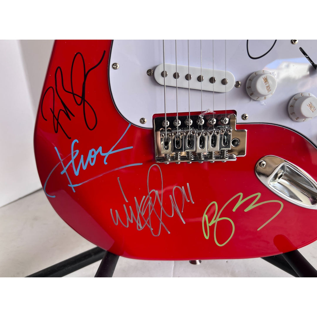 Linkin Park Chester Bennington Mike Shinoda Rob Bourdon Joe Hahn Brad Delson Red Electric Stratocaster signed with proof