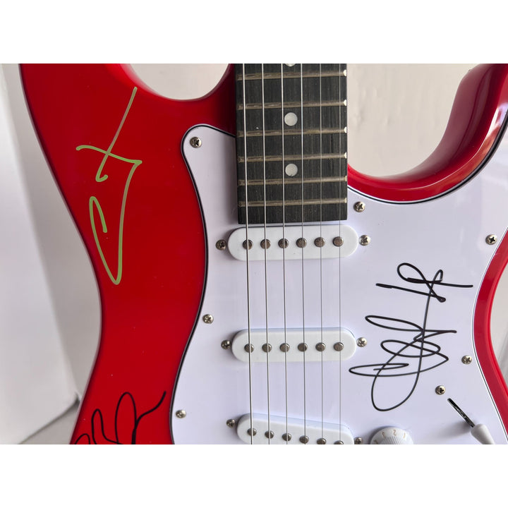 Linkin Park Chester Bennington Mike Shinoda Rob Bourdon Joe Hahn Brad Delson Red Electric Stratocaster signed with proof