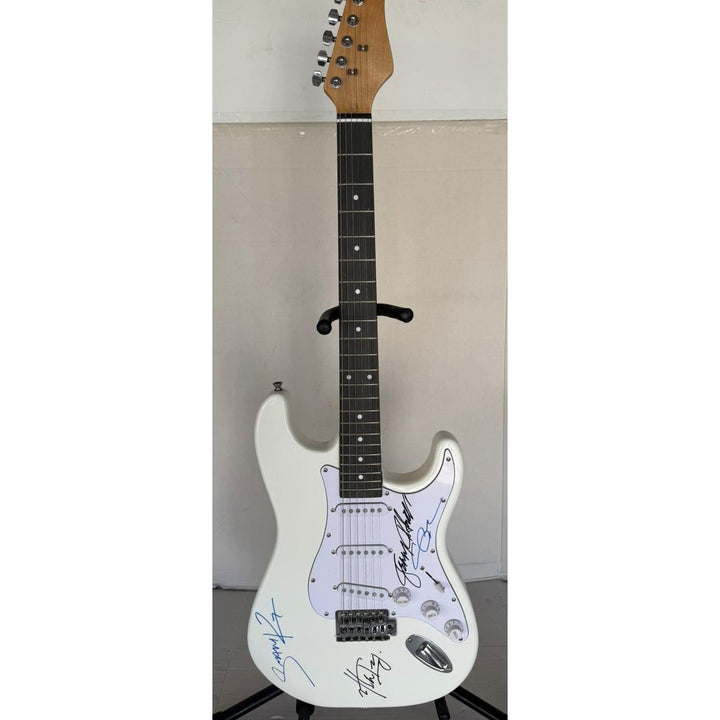Alice N' Chains Mike Starr Layne Staley Jerry Cantrell Sean Kinney stratocaster electric guitar signed with proof.
